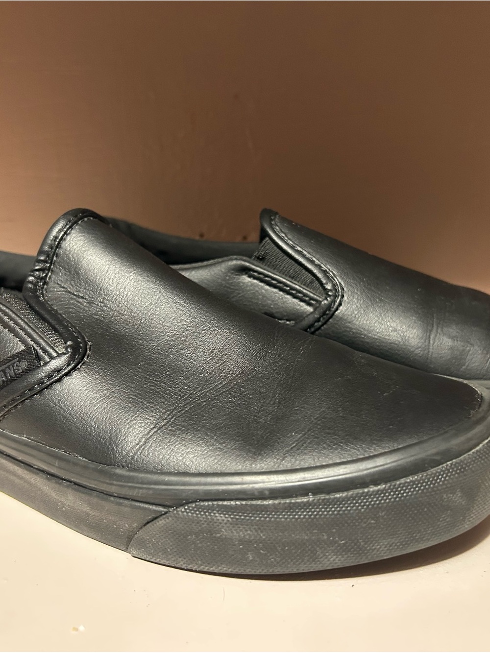 Vans Classic Slip-On Classic Tumble All Black Leather Sneakers Size W 7.5 / M 6